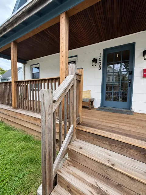 Exterior - 1008 Hudson Ave, Peekskill, NY 10566 photo 3 of 5