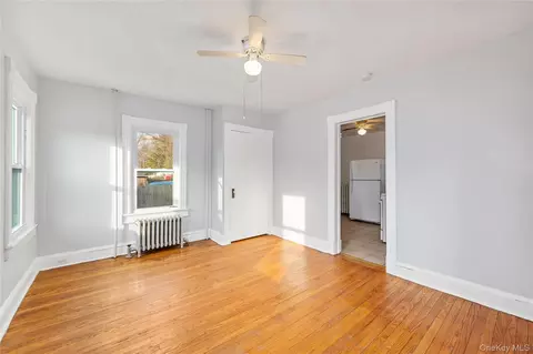 Living - 1008 Hudson Ave, Peekskill, NY 10566 photo 2 of 4