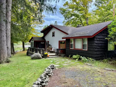 945 Old Route 17, Rockland, NY 12758