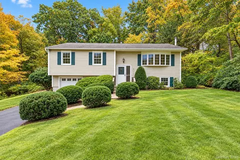7 Alice Rd, North Salem, NY 10560