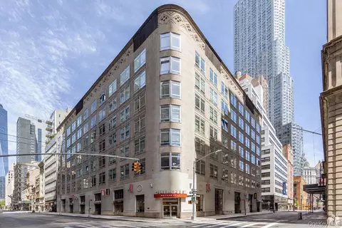 111 Fulton St #613, New York, NY 10038