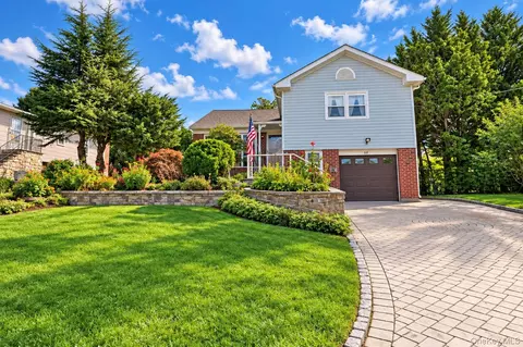 68 Elaine Ter, Yonkers, NY 10701