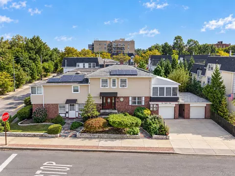 21540 23rd Ave, New York, NY 11360