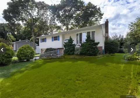 16 Arlington Ave, Saint James, NY 11780