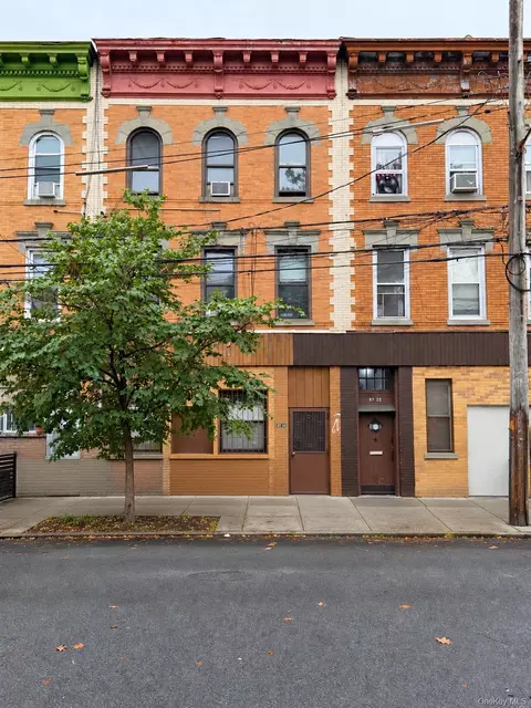 87-24 78th St, New York, NY 11421