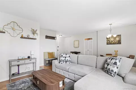 52-30 39th Dr #7G, New York, NY 11377