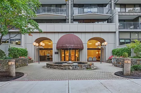 15 Stewart Pl #12A, White Plains, NY 10603