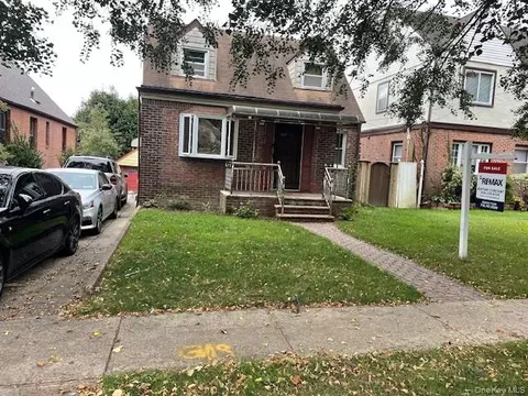 21422 Whitehall Ter, New York, NY 11427