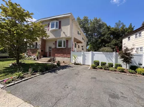 61 Lonergan Dr, Ramapo, NY 10901
