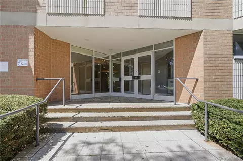 14 Nosband Ave #3K, White Plains, NY 10605