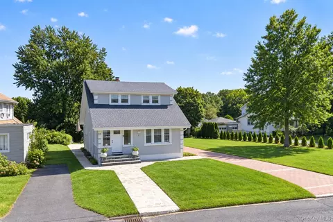 8 N Highview Ave, Clarkstown, NY 10954