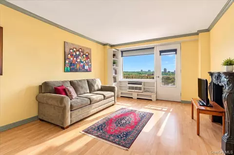 5900 Arlington Ave #15E, New York, NY 10471