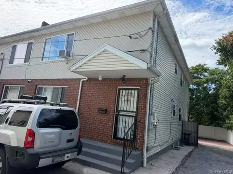 461 Beach 22nd St, Far Rockaway, NY 11691