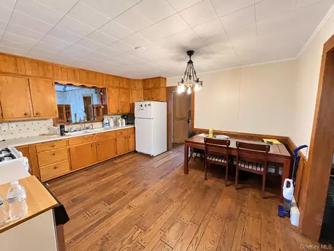 Kitchen - 39 Maple Ave, Florida, NY 10921 photo 1 of 1