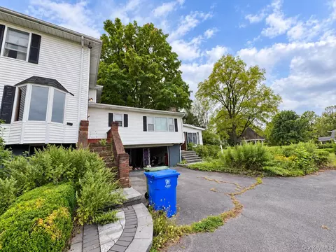 Exterior - 39 Maple Ave, Florida, NY 10921 photo 5 of 17