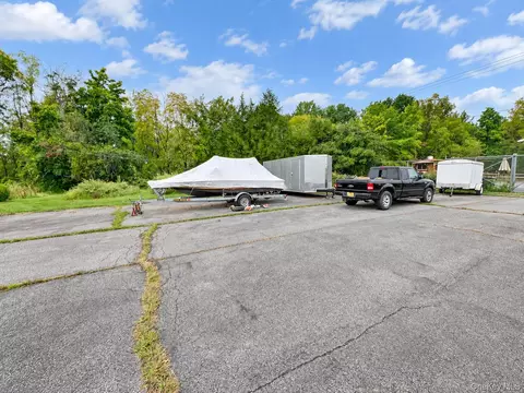 Exterior - 39 Maple Ave, Florida, NY 10921 photo 11 of 17