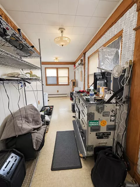 Entry Way - 39 Maple Ave, Florida, NY 10921 photo 1 of 2