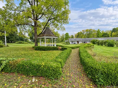 Exterior - 39 Maple Ave, Florida, NY 10921 photo 6 of 17