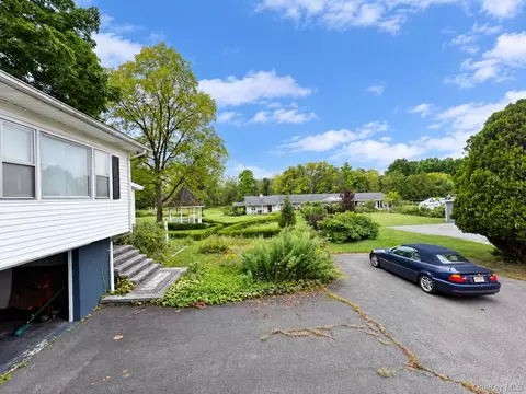 Exterior - 39 Maple Ave, Florida, NY 10921 photo 16 of 17