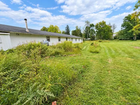 Exterior - 39 Maple Ave, Florida, NY 10921 photo 12 of 17
