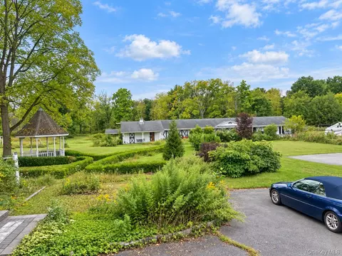 Exterior - 39 Maple Ave, Florida, NY 10921 photo 15 of 17