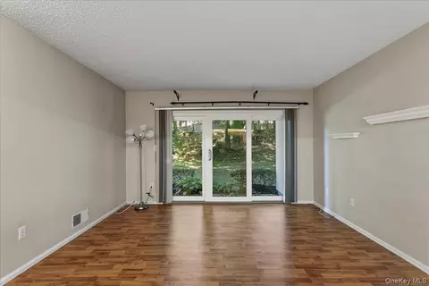 Living - 26 Edinburgh Dr, Peekskill, NY 10566 photo 3 of 4