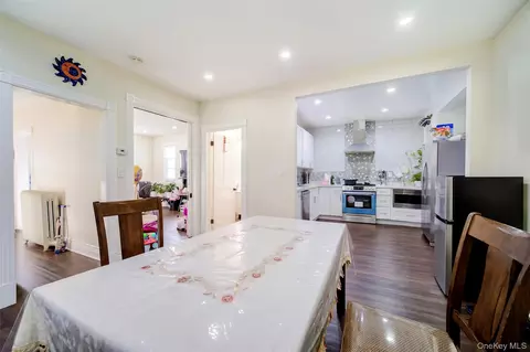 Entry Way - 18 Harrison St, Poughkeepsie, NY 12601 photo 4 of 6