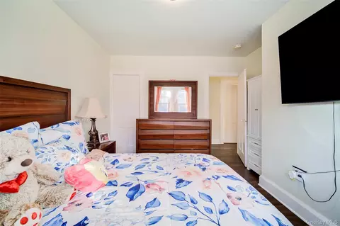 Bedroom - 18 Harrison St, Poughkeepsie, NY 12601 photo 5 of 6
