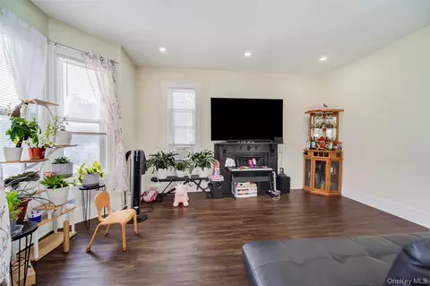 Living - 18 Harrison St, Poughkeepsie, NY 12601 photo 1 of 2