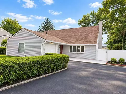 14 Arcadia Dr, Dix Hills, NY 11746