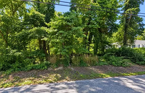 Coates Avenue, Brookhaven, NY 11741