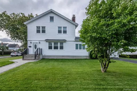 54 Ronalds Ave, New Rochelle, NY 10801