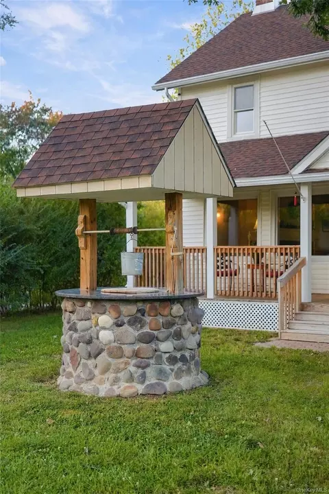Exterior - 4 Low Rd, Shawangunk, NY 12589 photo 2 of 4