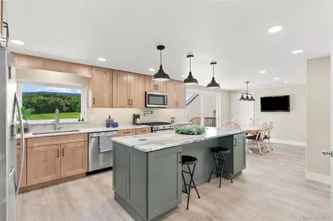 Kitchen - 4 Low Rd, Shawangunk, NY 12589 photo 1 of 5