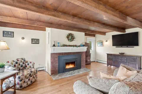 Living - 4 Low Rd, Shawangunk, NY 12589 photo 2 of 5