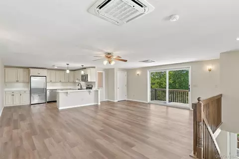 Living - 4 Low Rd, Shawangunk, NY 12589 photo 4 of 5