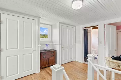 Entry Way - 4 Low Rd, Shawangunk, NY 12589 photo 1 of 3