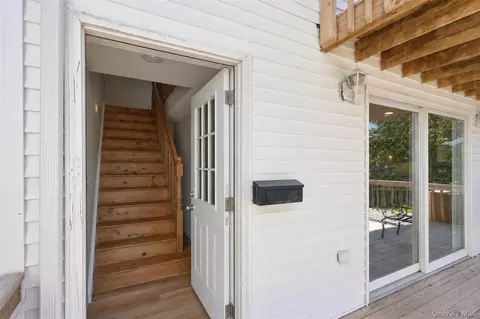 Entry Way - 4 Low Rd, Shawangunk, NY 12589 photo 2 of 3