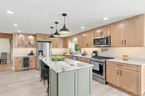 Kitchen - 4 Low Rd, Shawangunk, NY 12589 photo 2 of 5