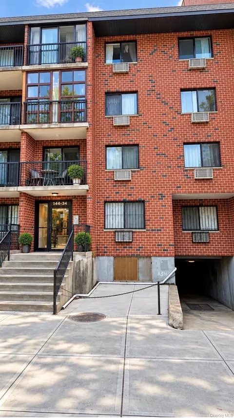 144-34 37th Ave #201, Flushing, NY 11354