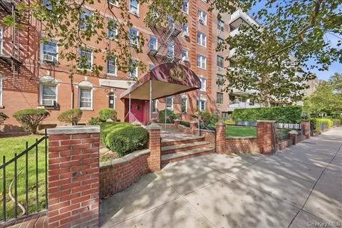 360 Ocean Pkwy #5G, Brooklyn, NY 11218