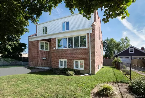 98 Reynold St, New York, NY 10464