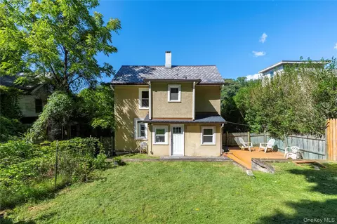 Exterior - 1419 Park St, Peekskill, NY 10566 photo 8 of 9
