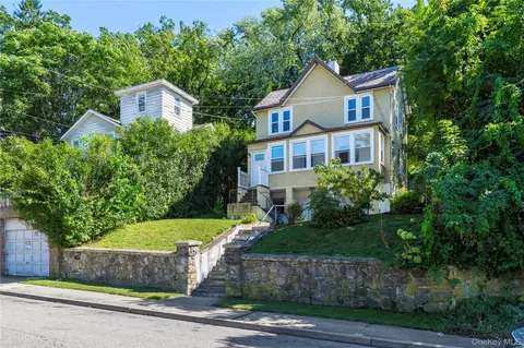 Exterior - 1419 Park St, Peekskill, NY 10566 photo 2 of 9
