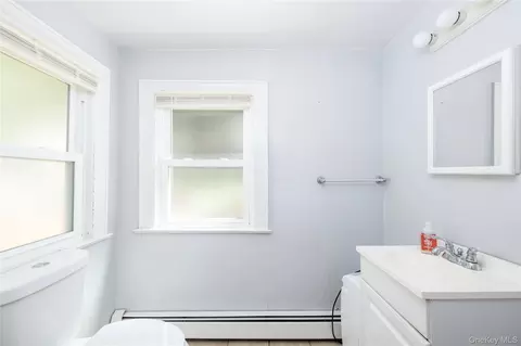 Bath - 1419 Park St, Peekskill, NY 10566 photo 1 of 2