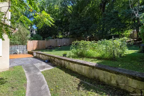 Exterior - 1419 Park St, Peekskill, NY 10566 photo 5 of 9