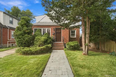 973 N 3rd St, North Hempstead, NY 11040