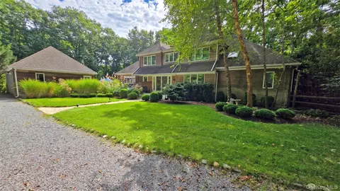 288 Water Mill Towd Rd, Water Mill, NY 11976