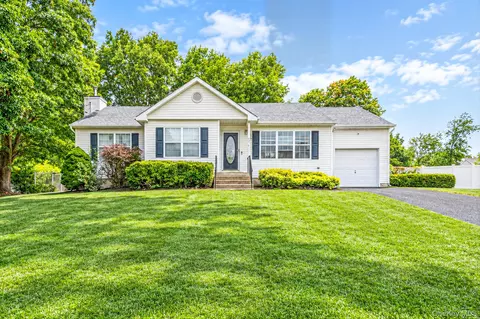 23 School St, Lake Ronkonkoma, NY 11779