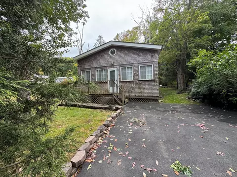 59 Laurel Trl, Mamakating, NY 12790